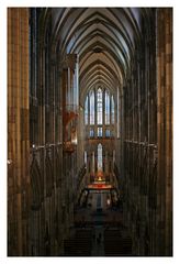 das Mittelschiff nebst Orgel aus halber Höhe