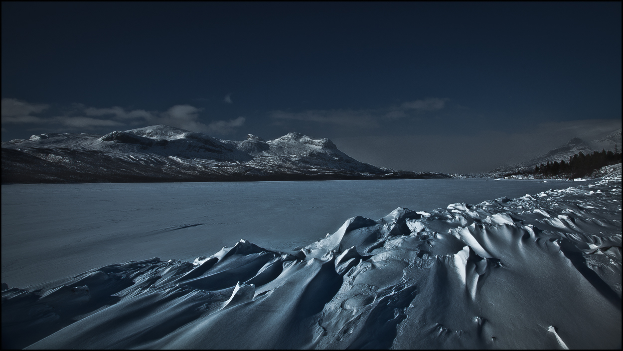 Das Mondlicht küsst die Tundra ...