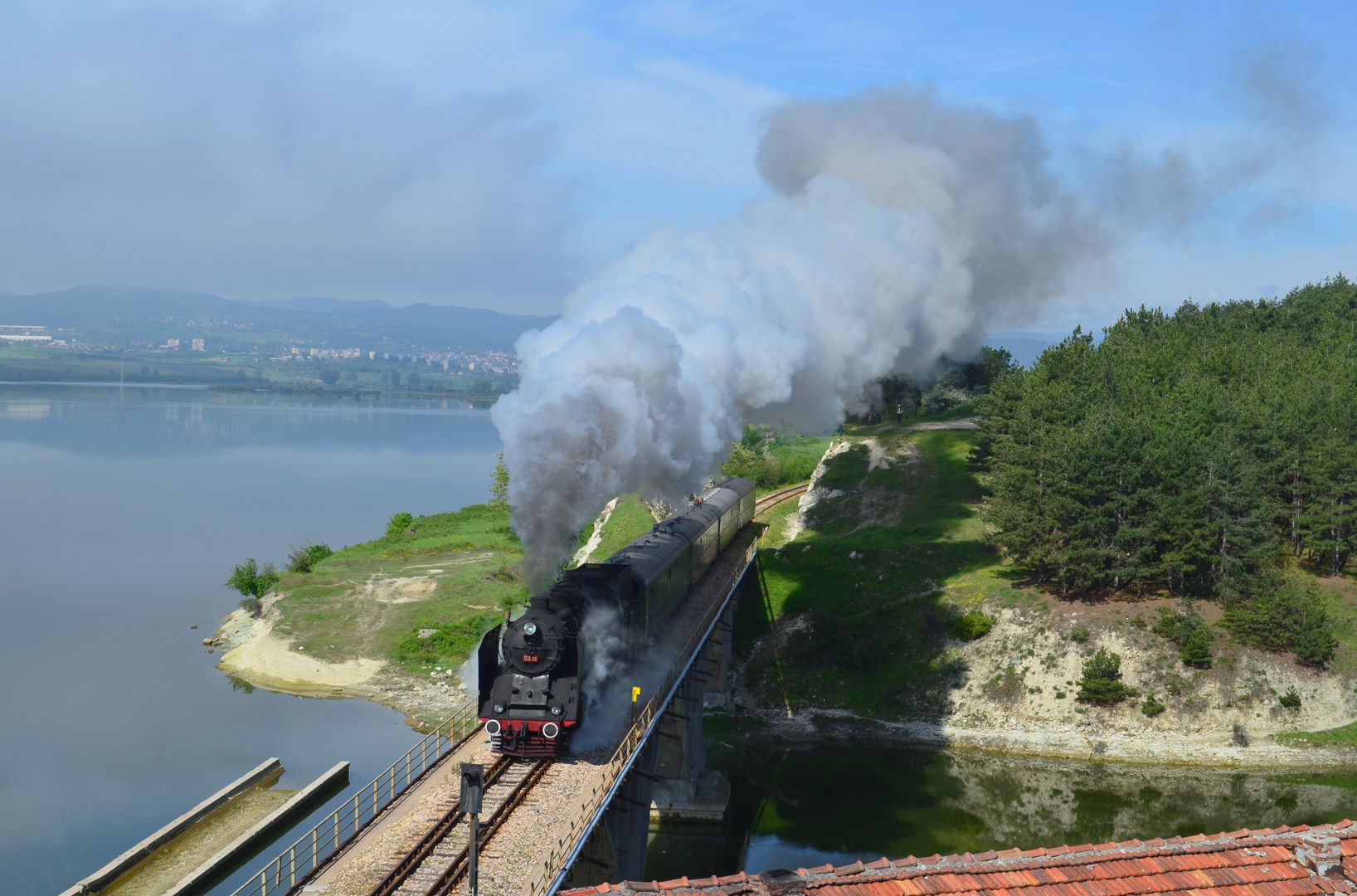 Das Motiv mit der Brücke bei Kardzhali (BDZ)