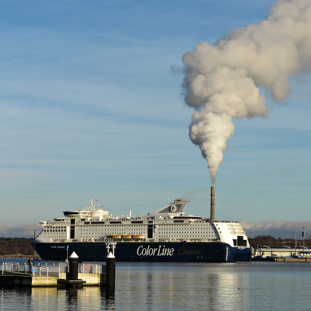 Das MS Cotor Fantasy verlässt Kiel in Richtung Oslo