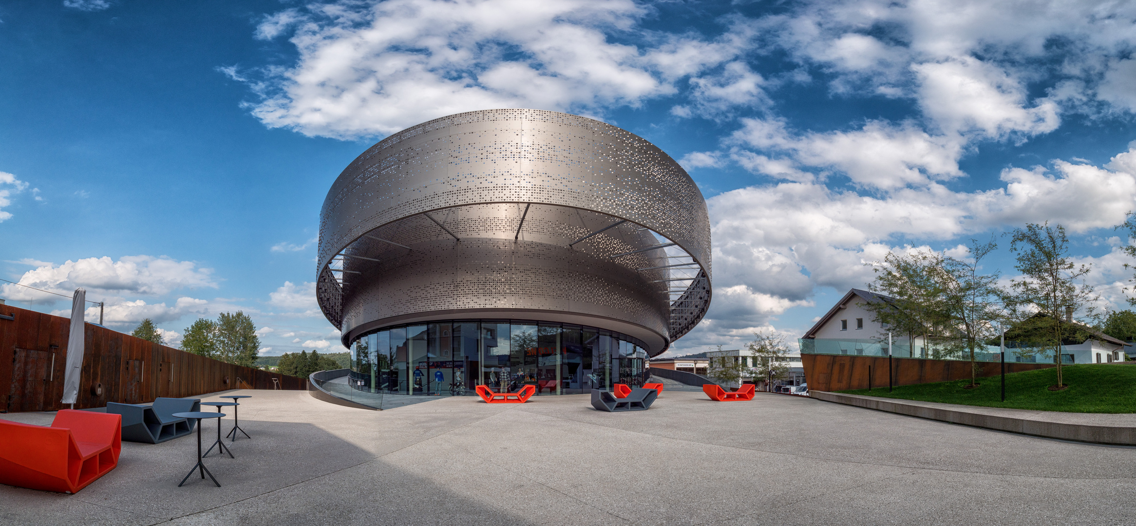 Das Museum der Sonderklasse, die "KTM Motohall" in Mattighofen