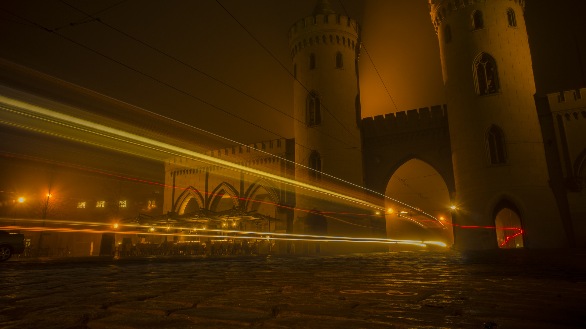 Das Nauener Tor am Abend