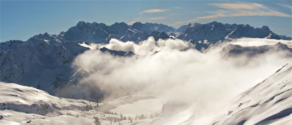 DAS NEBELGEBIRGE