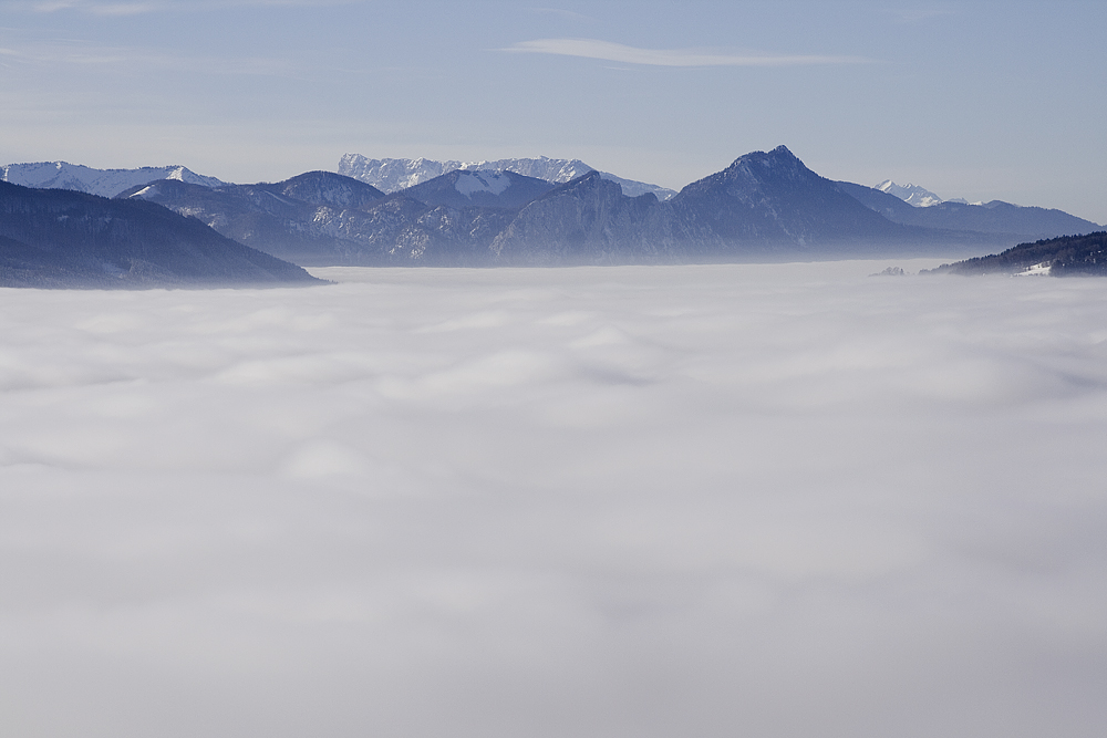 Das Nebelmeer über dem Attersee - fotografiert von der Gupfalm