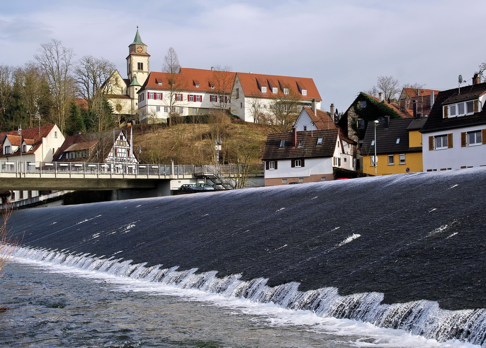 Das Neckarwehr bei Mittelstadt