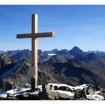 Das neue Gipfelkreuz auf dem 3146 m hohen Flüela Schwarzhorn