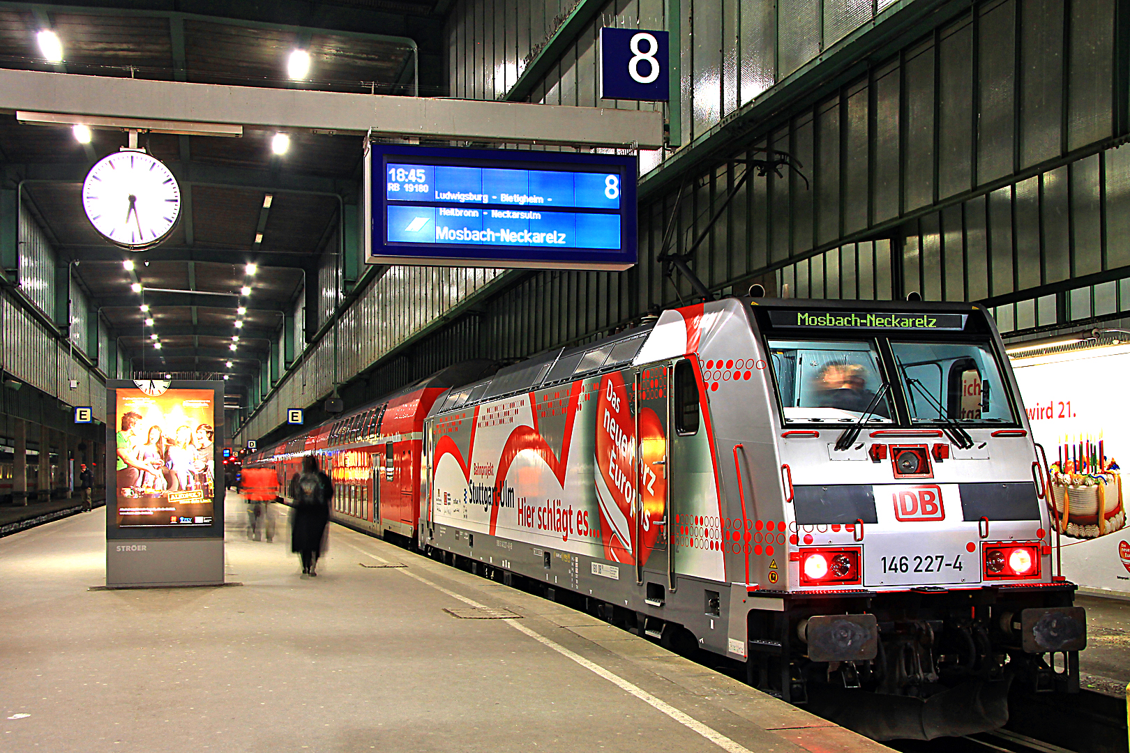 Das Neue Herz Europas 146 227 In Stuttgart Hbf Foto Bild Eisenbahn Verkehr Fahrzeuge Schiene Und Strasse Bilder Auf Fotocommunity