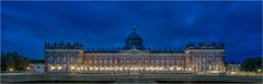 Das Neue Palais ist ein Schloss an der Westseite des Parks Sanssouci in Potsdam