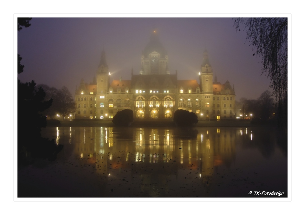 Das neue Rathaus Hannover erwacht ...