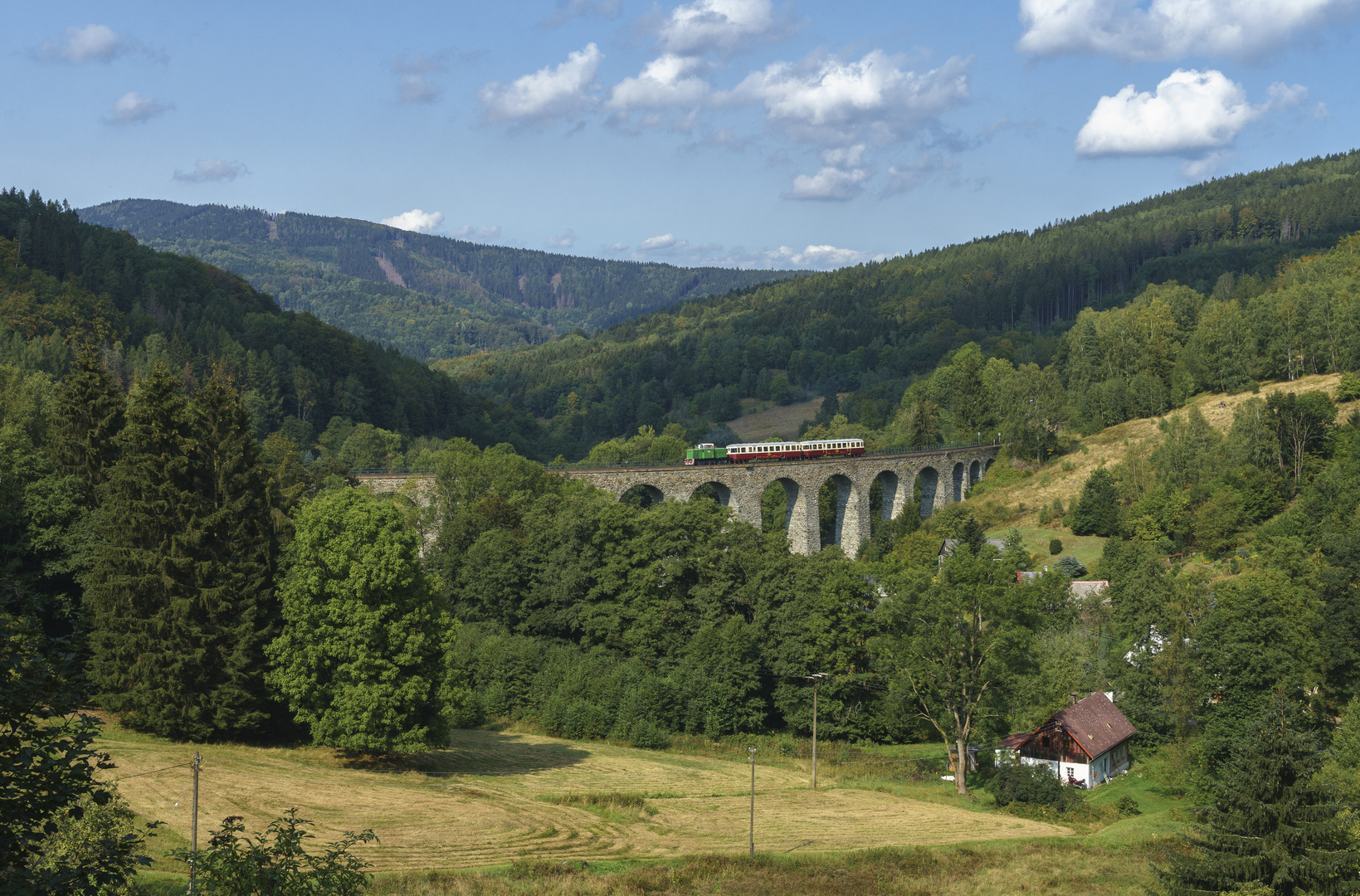 Das Neuländer Eisenbahnviadukt im Böhmischen Paradies