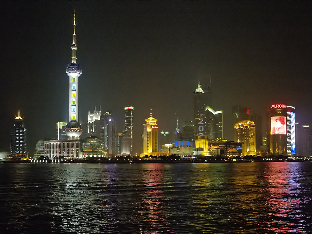Das obligatorische Nachtbild vom Bund Richtung Pudong
