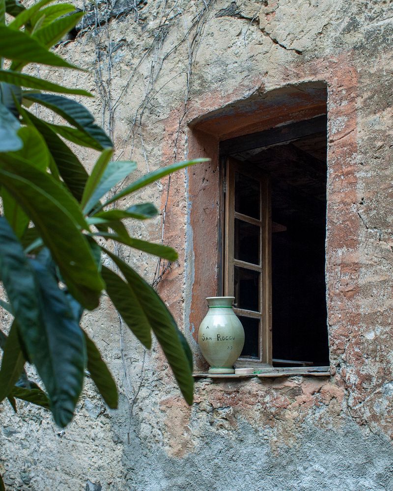 Das offene Fenster in Corte auf Corsica