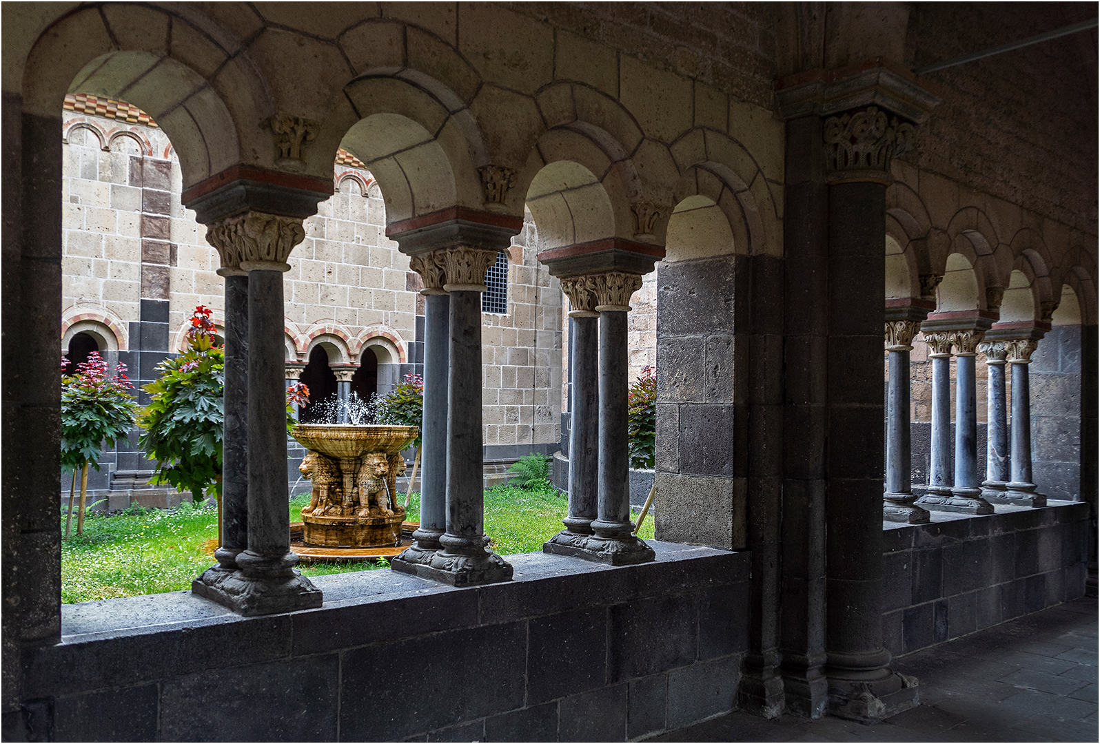 Das "Paradies" mit dem Löwenbrunnen 