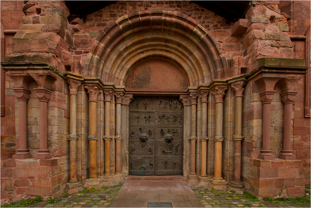 Das Portal der Pauluskirche