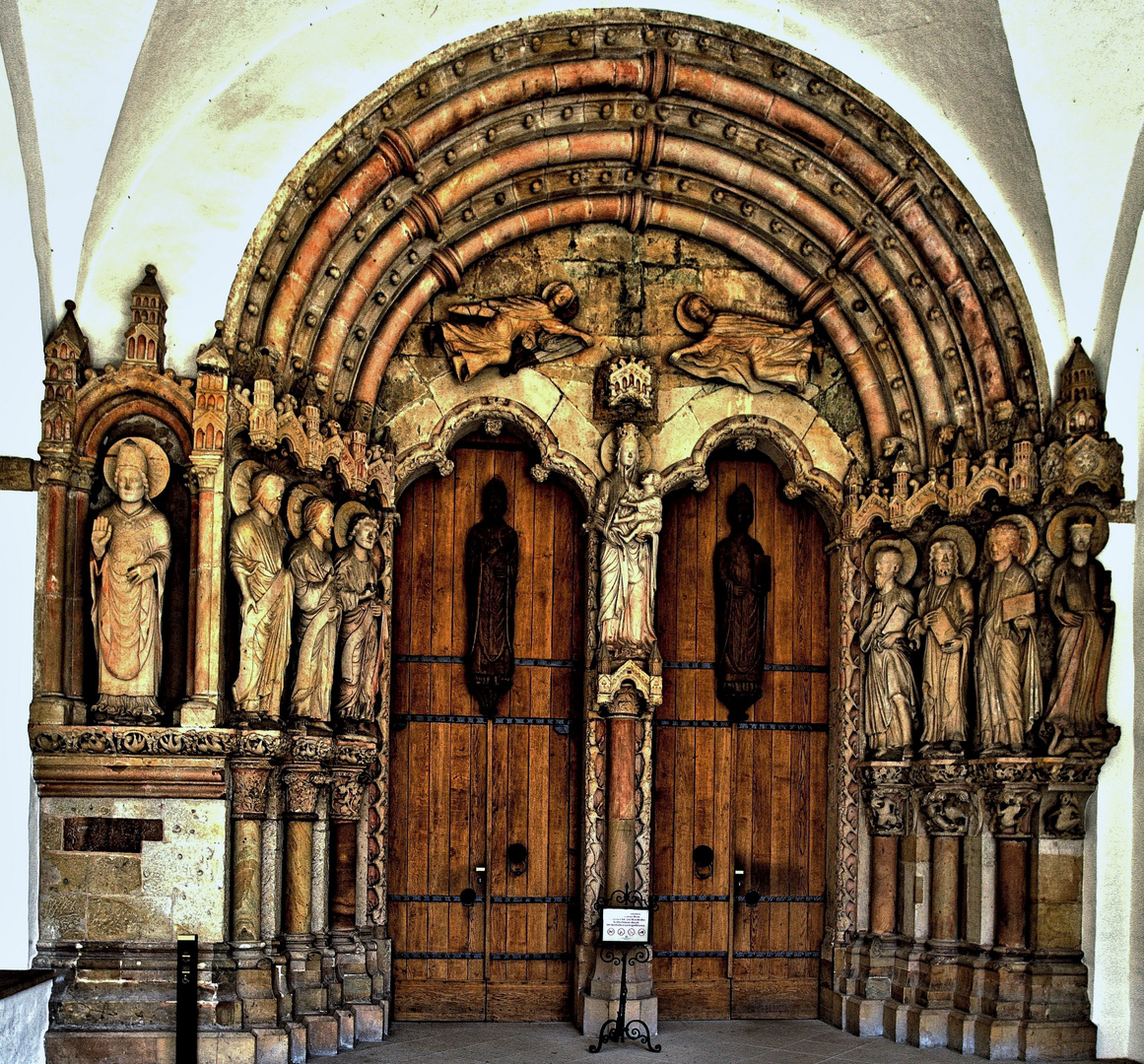 das Portal vom Hohen Dom zu Paderborn