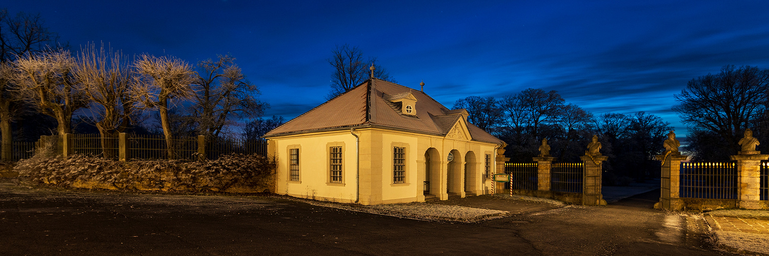 das Postenhaus zur blauen Stunde