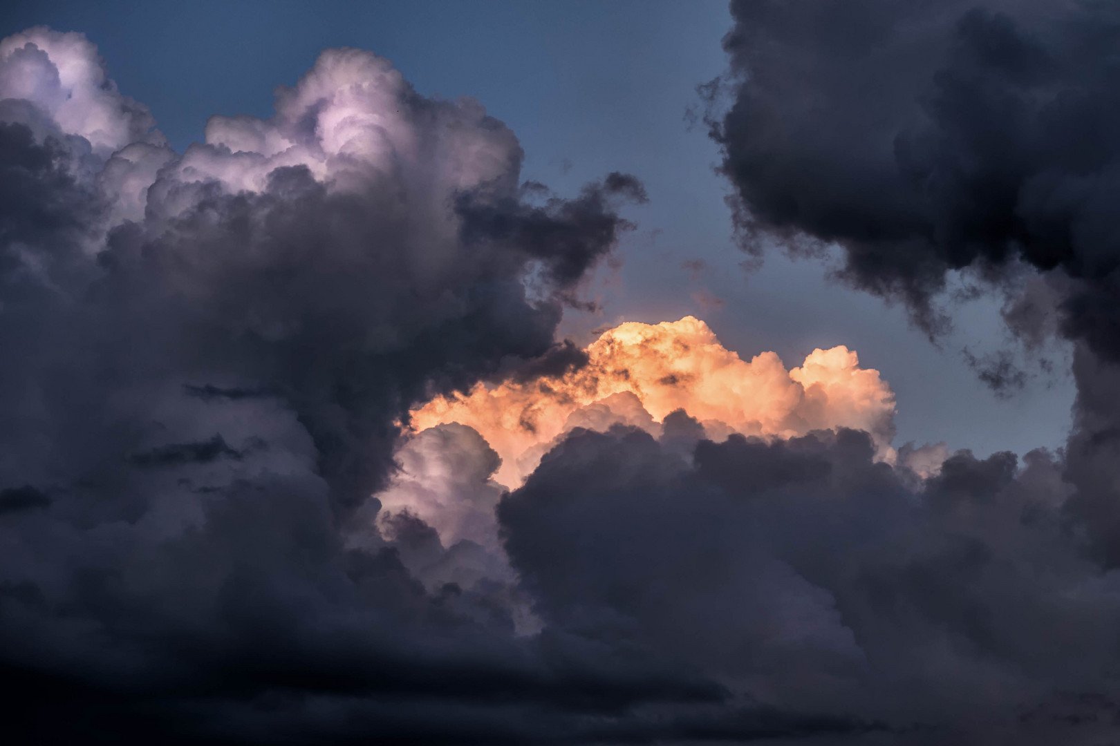 Das Potenzial für ein kräftiges Gewitter ist hier vorhanden!