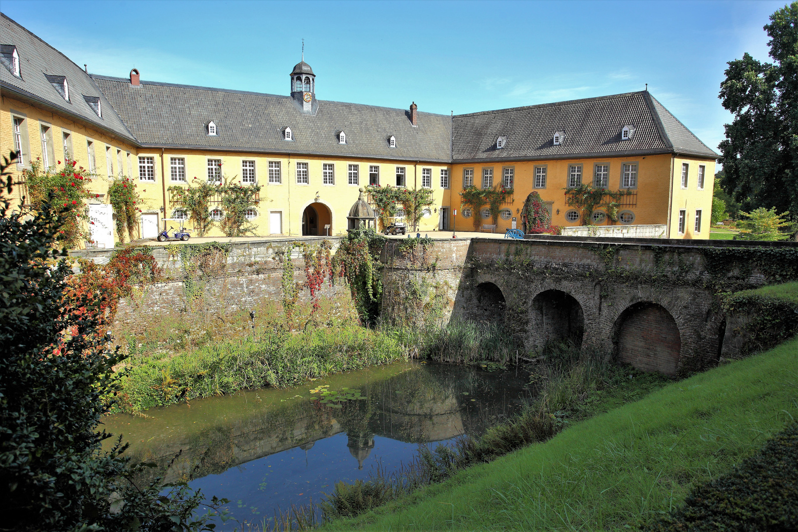 Das prächtige Wasserschloss Dyck in Jüchen