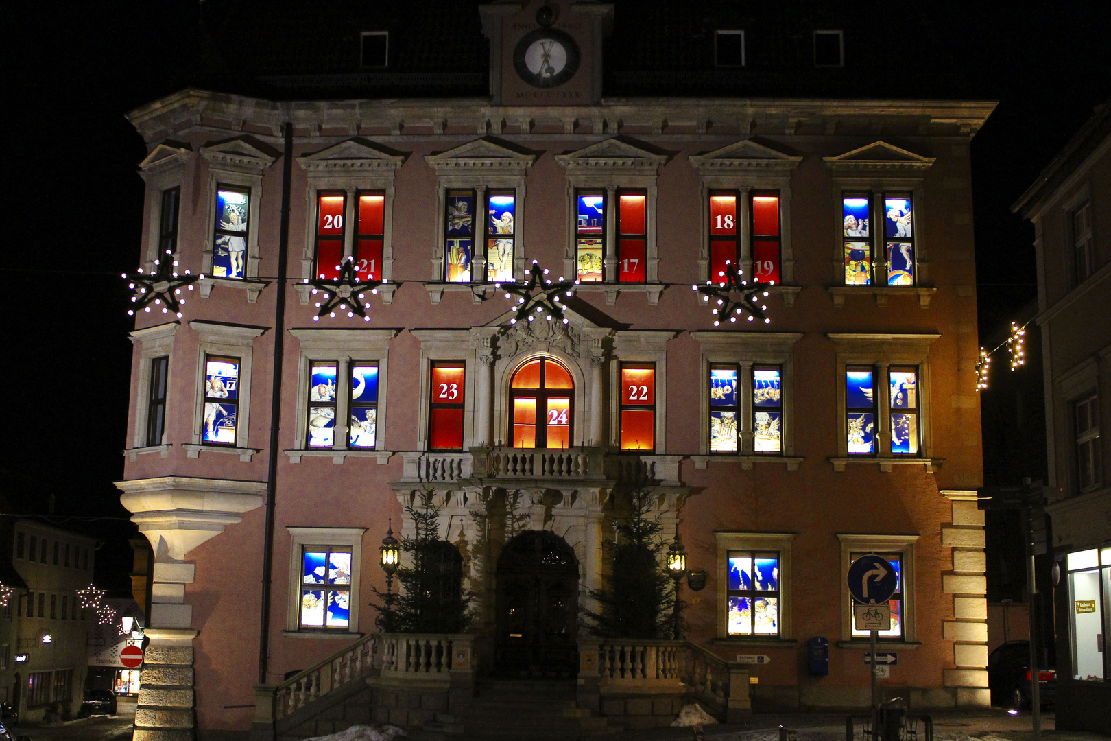 Das Rathaus als Adventskalender