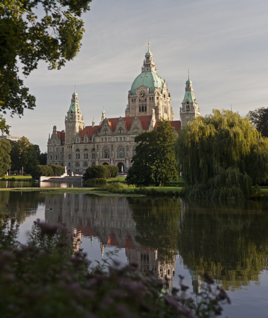 Das Rathaus Hannover am Morgen