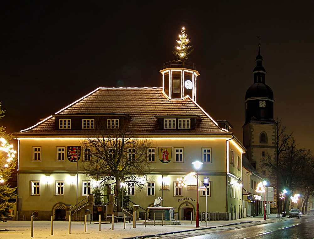 Das Rathaus von Langewiesen bei Nacht