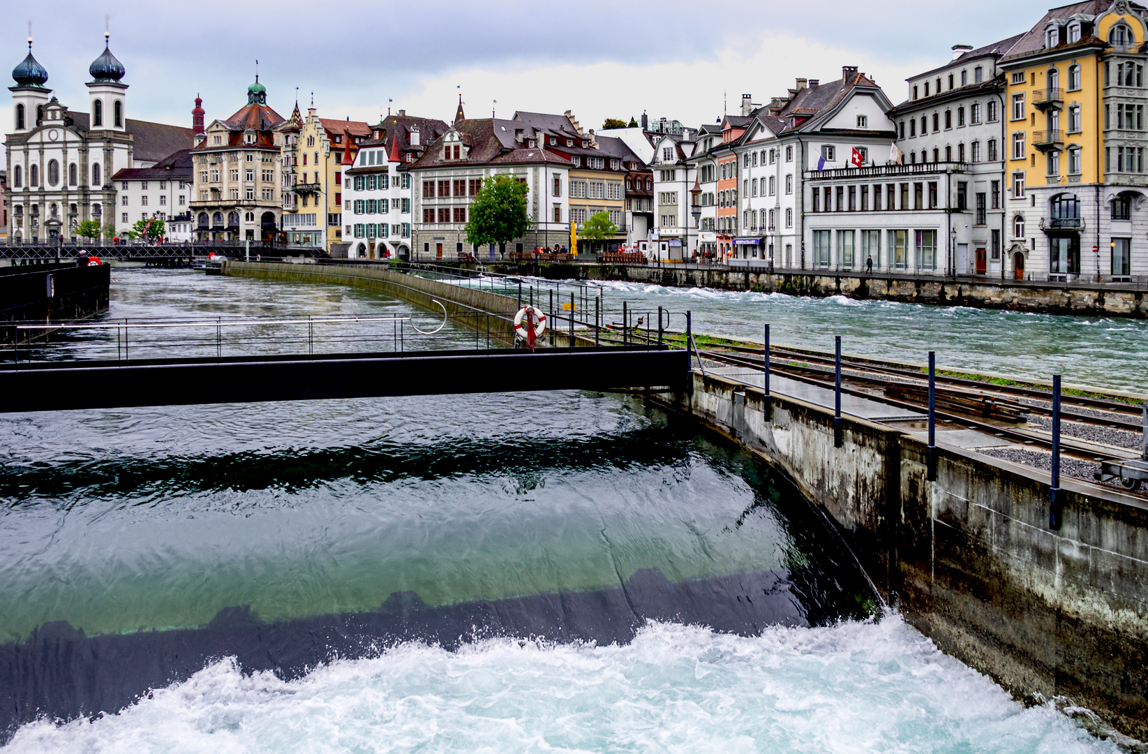 Das Reusswehr in Luzern 