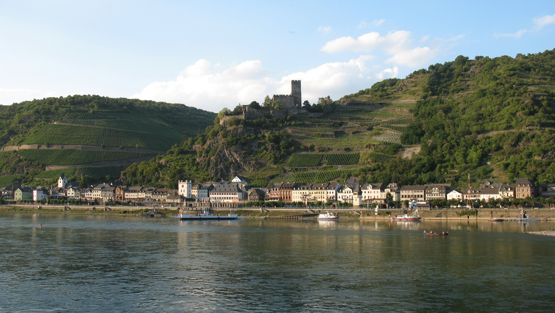 ... das Rheintal ... Burg Gutenfels oberhalb von Korb gelegen