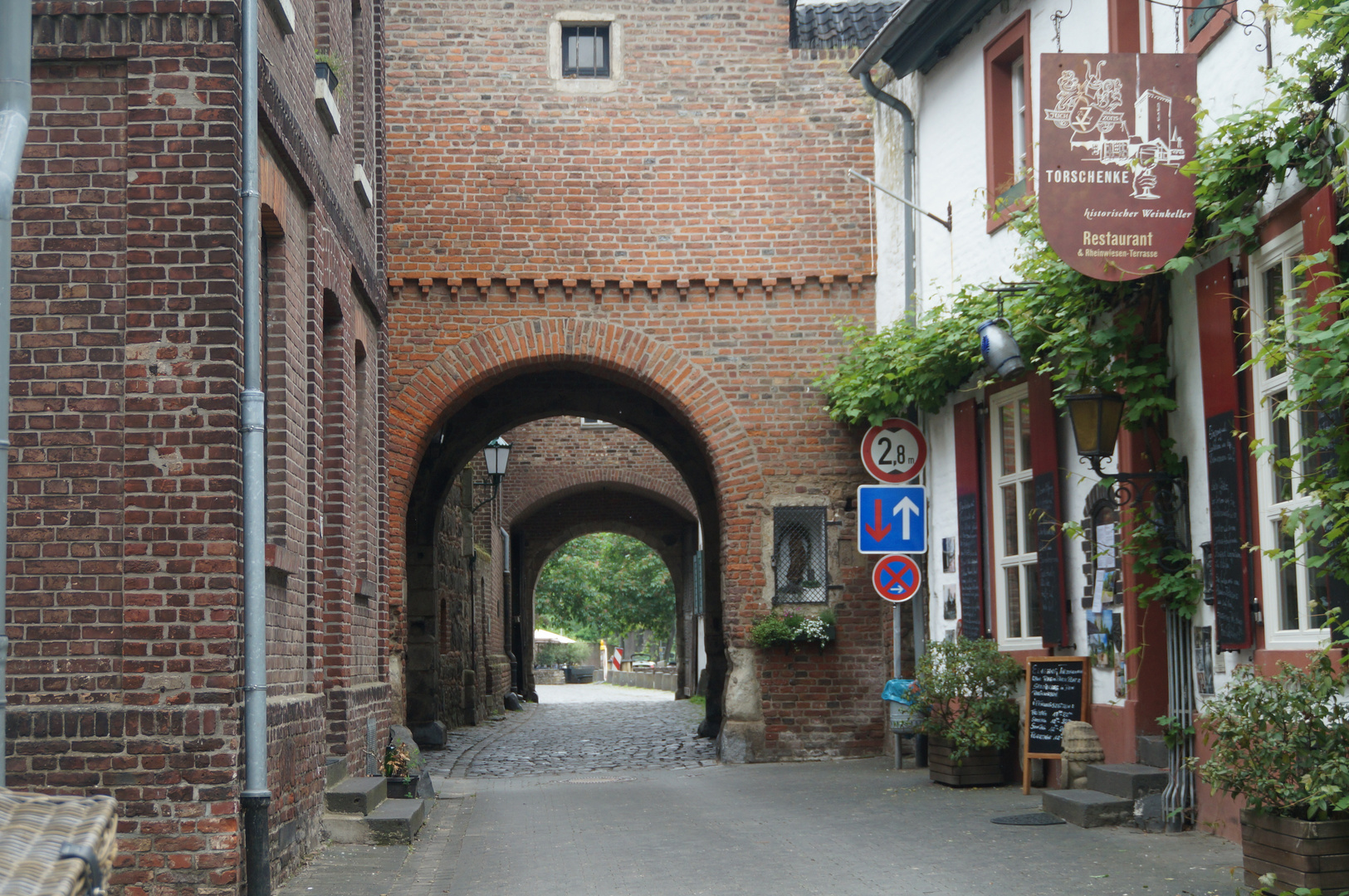 Das Rheintor in Dormagen Zons