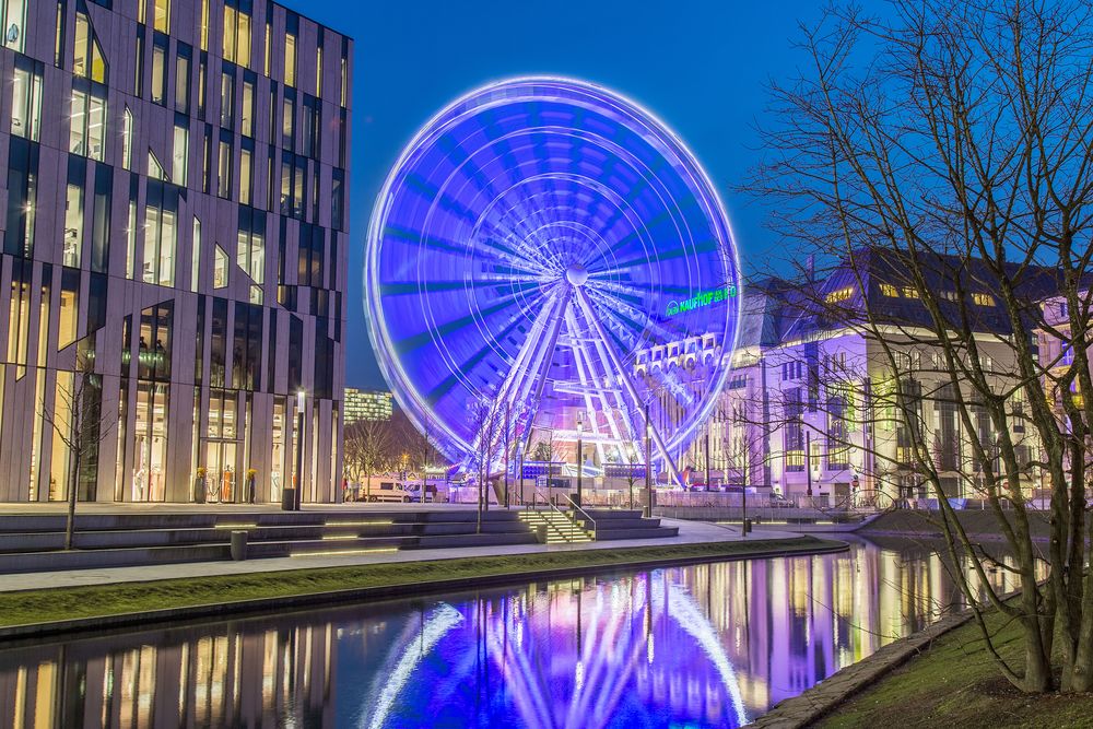 Das Riesenrad am KÖ-Bogen 2