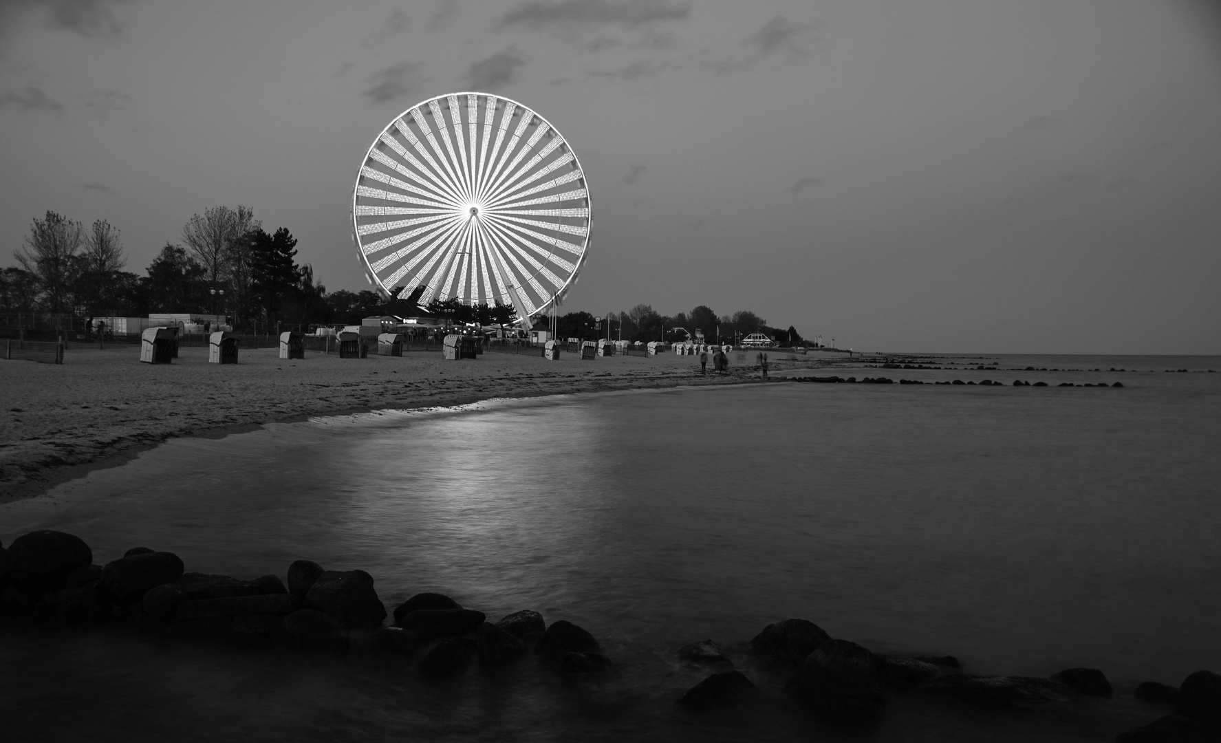 Das Riesenrad am Meer