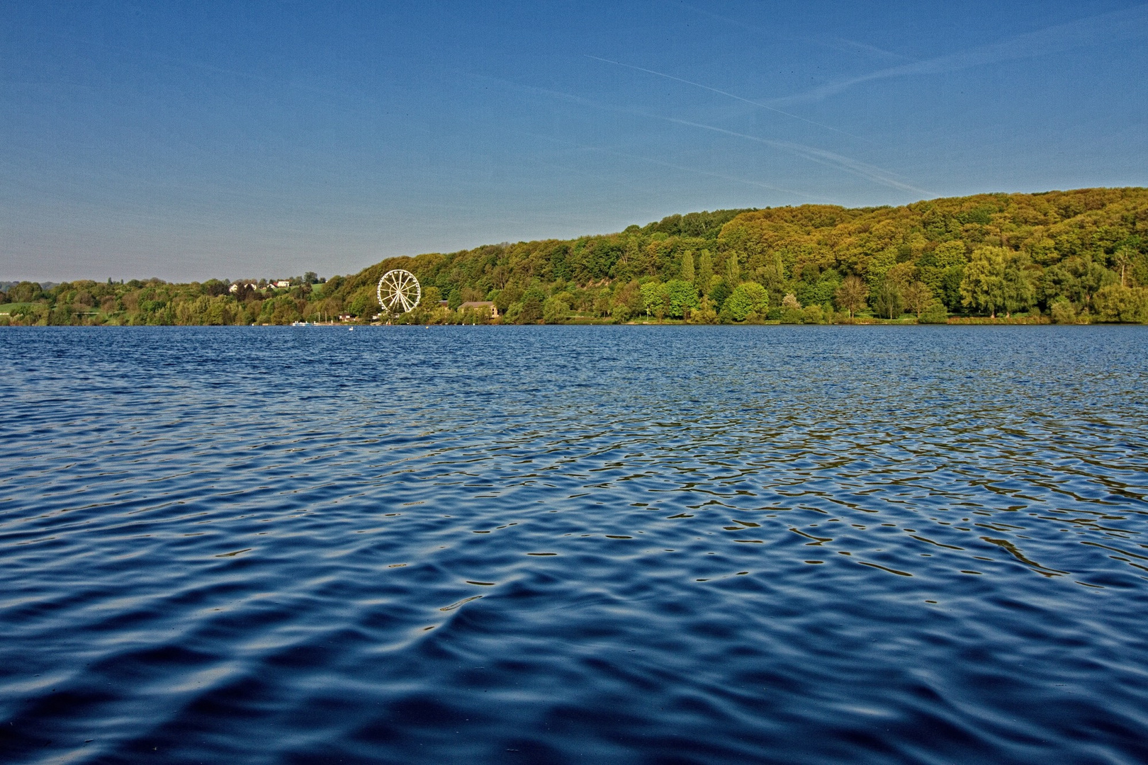 Das Riesenrad am See