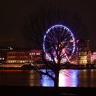 das Riesenrad in Düsseldorf neben dem Schifffahrtsmuseum