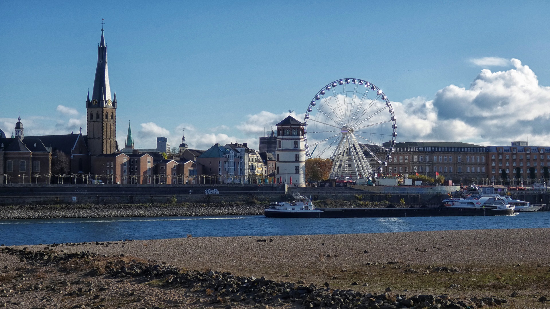 Das Riesenrad ist wieder in Düsseldorf - bis zum 27.1.2019