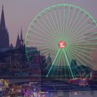 Das Riesenrad mit Kölner Dom