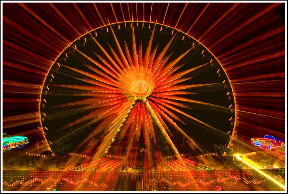 Das Riesenrad Stahlt über der Soester Allerheiligenkirmes