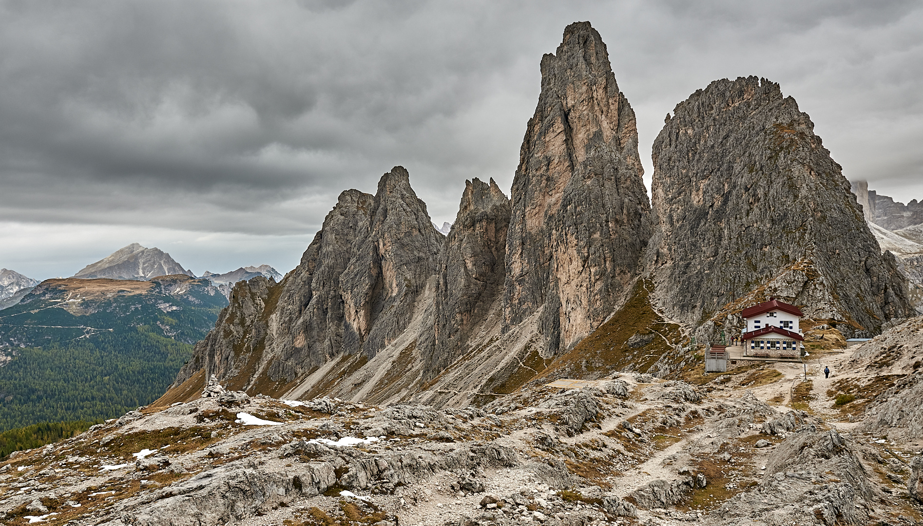 Das Rifugio Fonda Savio liegt auf 2367 m in den Sextener Dolomiten östlich von Cortina d'Ampezzo.