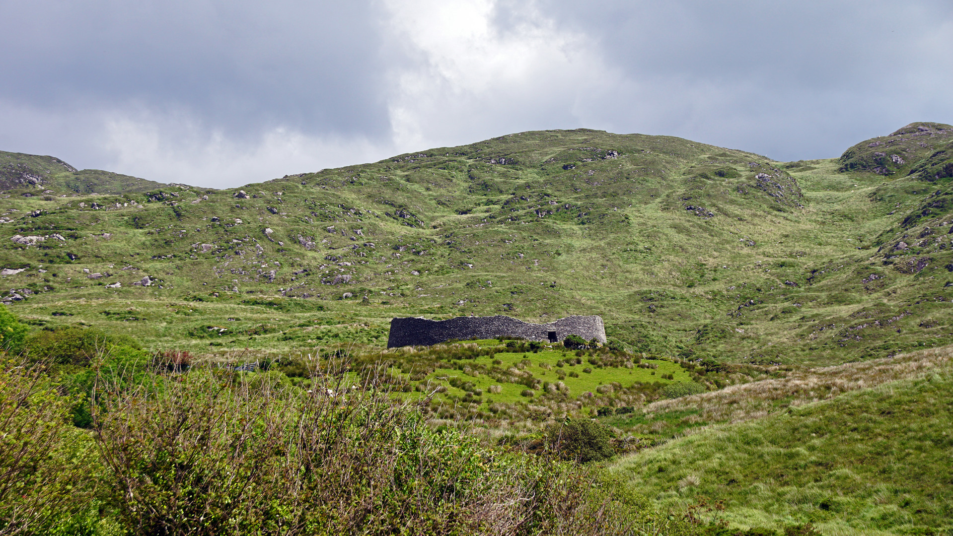 Das Ringfort in den Bergen