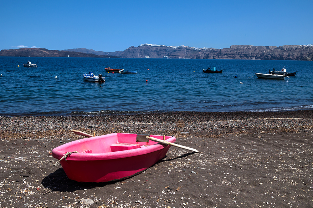 Das rote Boot beim Tauch-Center