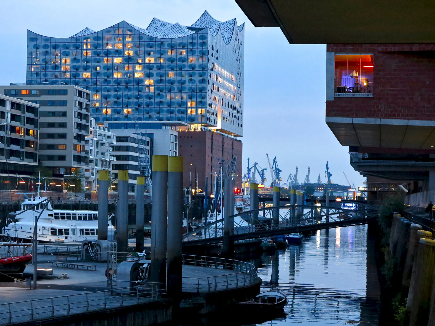 Das rote Fenster Foto & Bild architektur, deutschland
