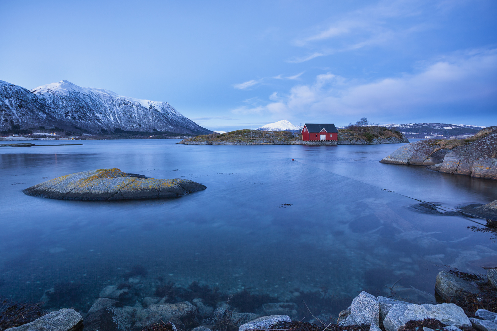 Das rote Haus auf der mini Insel