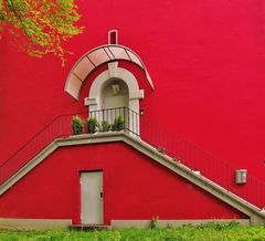 Das rote Haus im Grünen