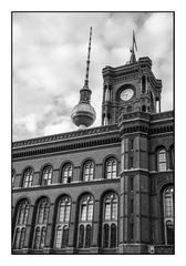 das rote rathaus in mitte