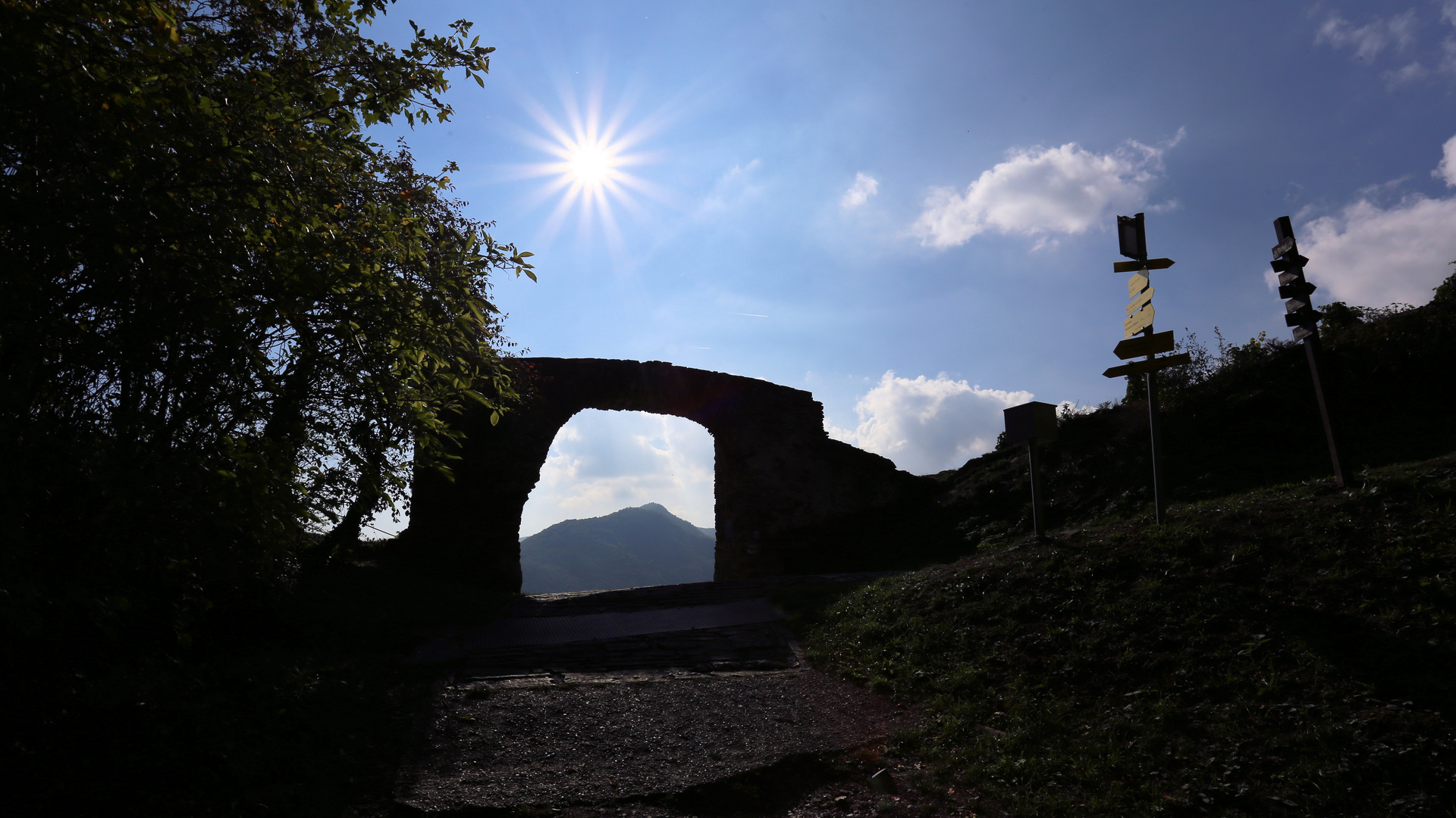 "Das Rote Tor" in Spitz