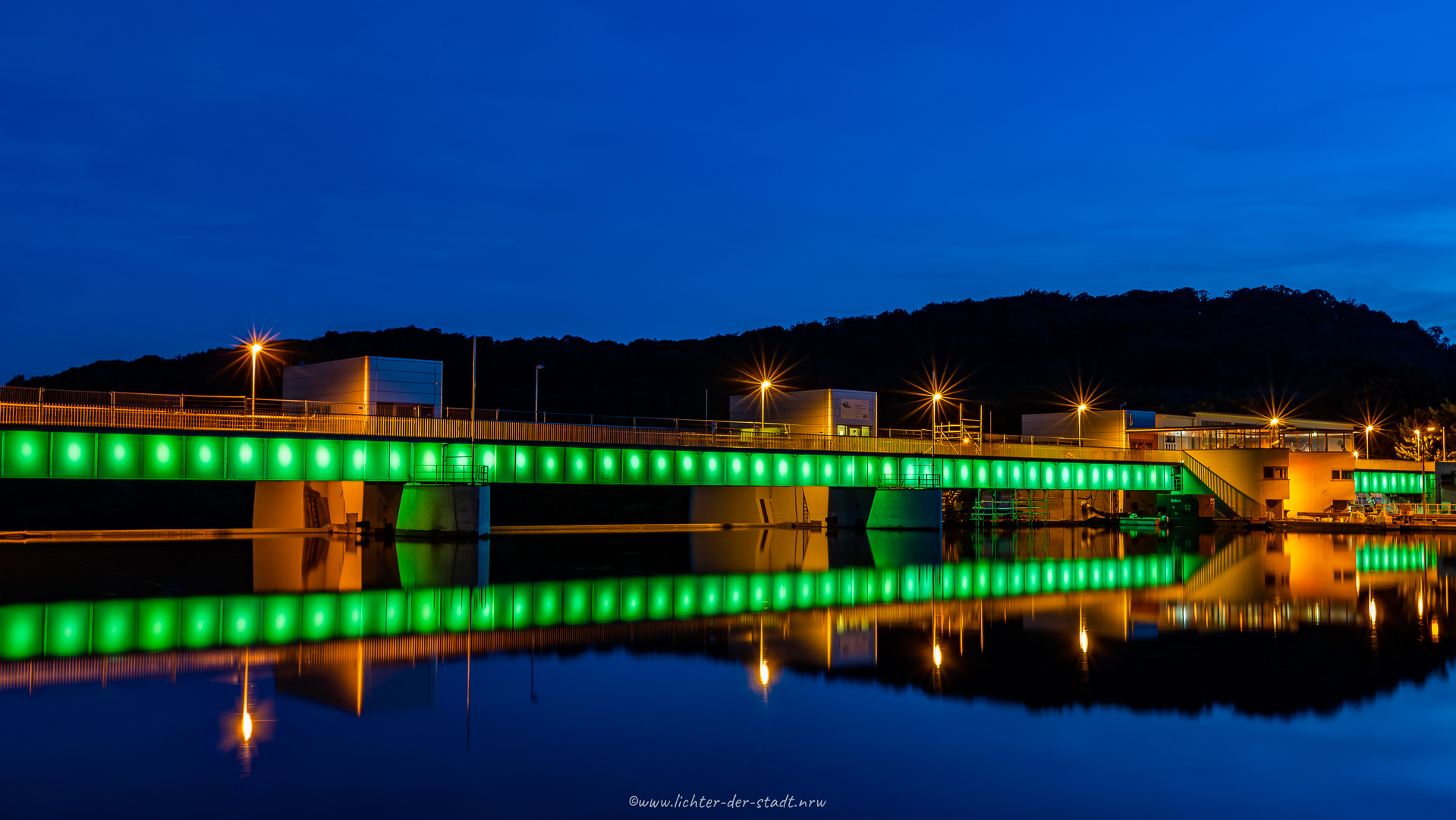 Das Ruhrwehr am Baldeneysee in Essen 