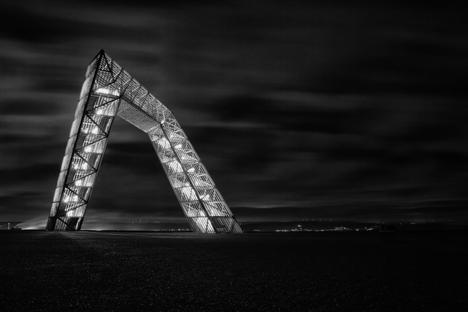 Das Saarpolygon bei Nacht