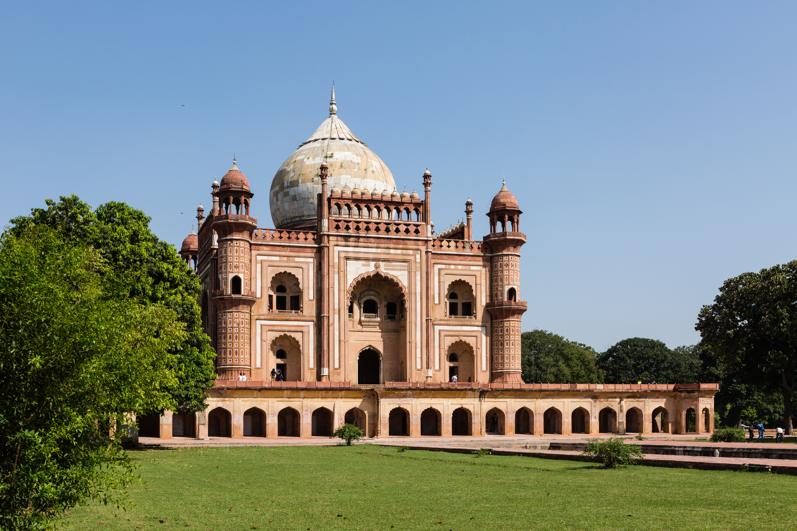 Das Safdar-Jang-Mausoleum (2)