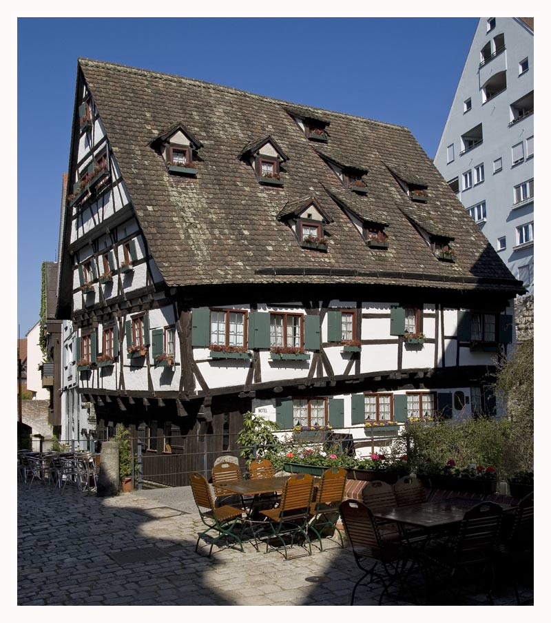 Das schiefe Haus