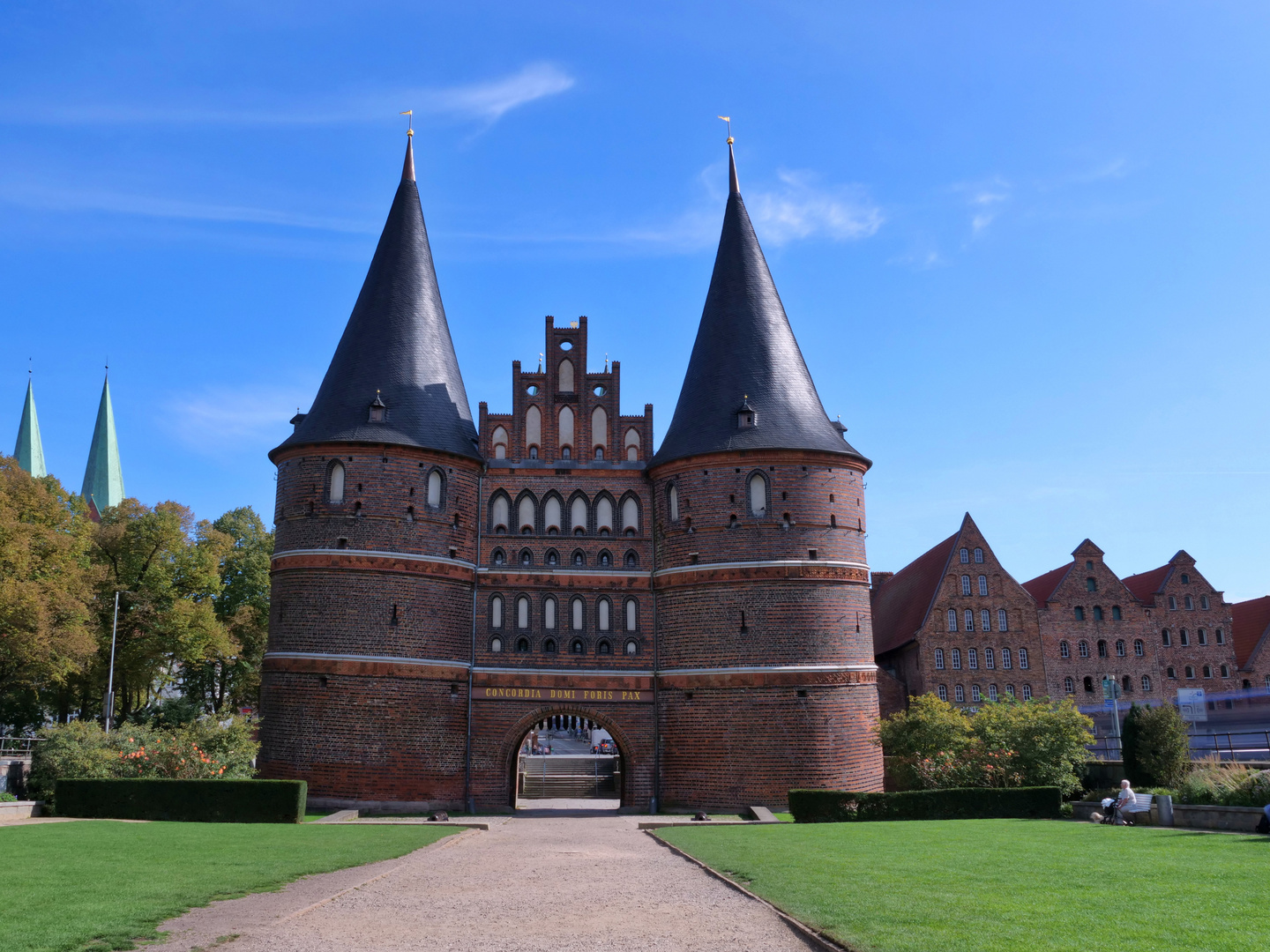 Das  (schiefe) Holstentor