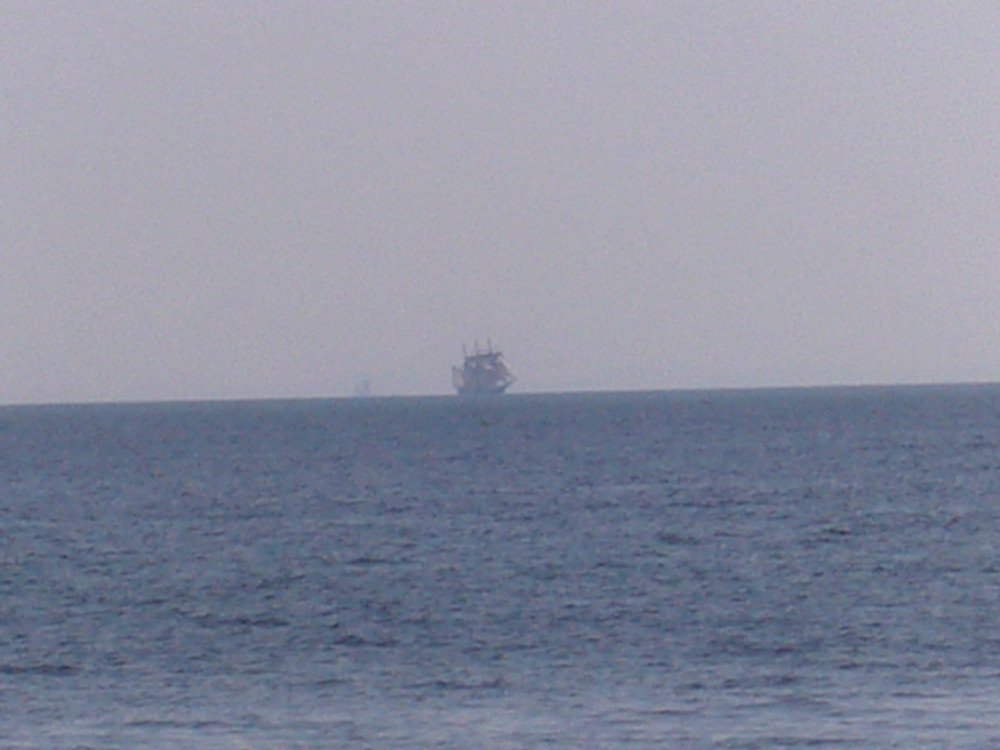 Das Schiff Am Horizont