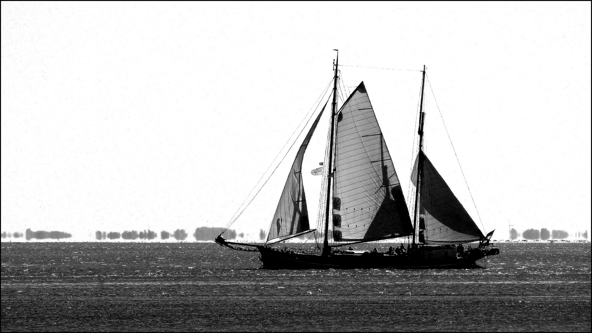 DAS SCHIFF, DAS VON SCHATTEN BEWEGT WIRD!